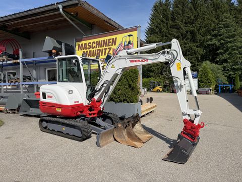 Takeuchi TB 240 Powertilt