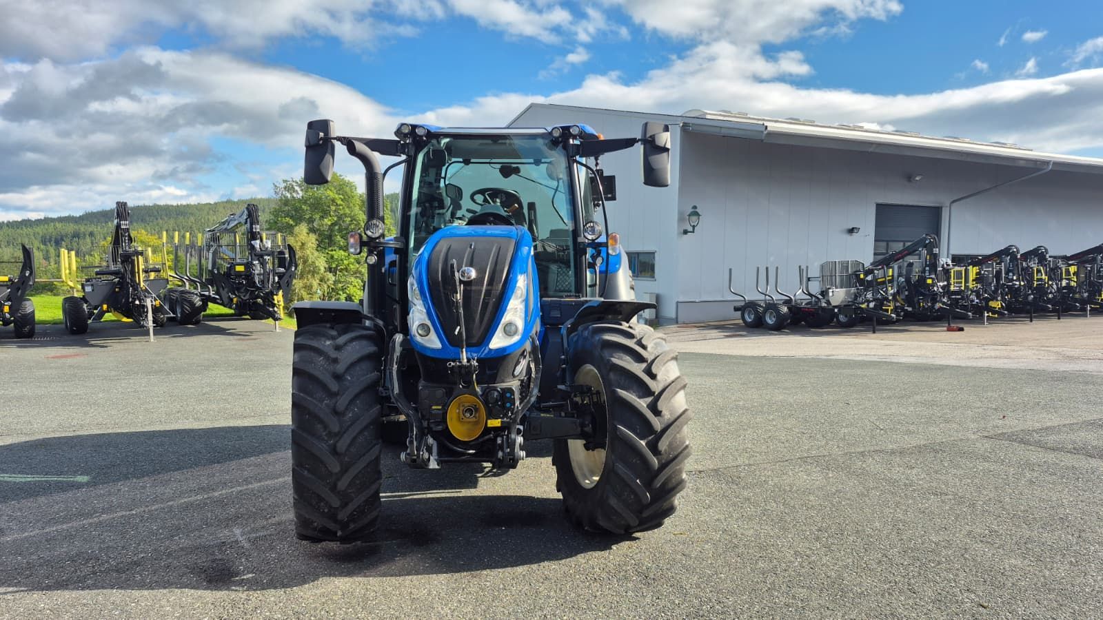 New Holland T5.110 Auto Command (Stage V) 2
