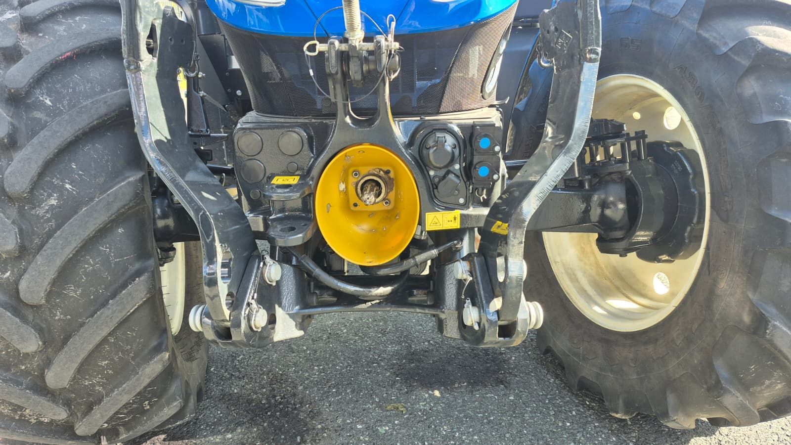 New Holland T5.110 Auto Command (Stage V) 3