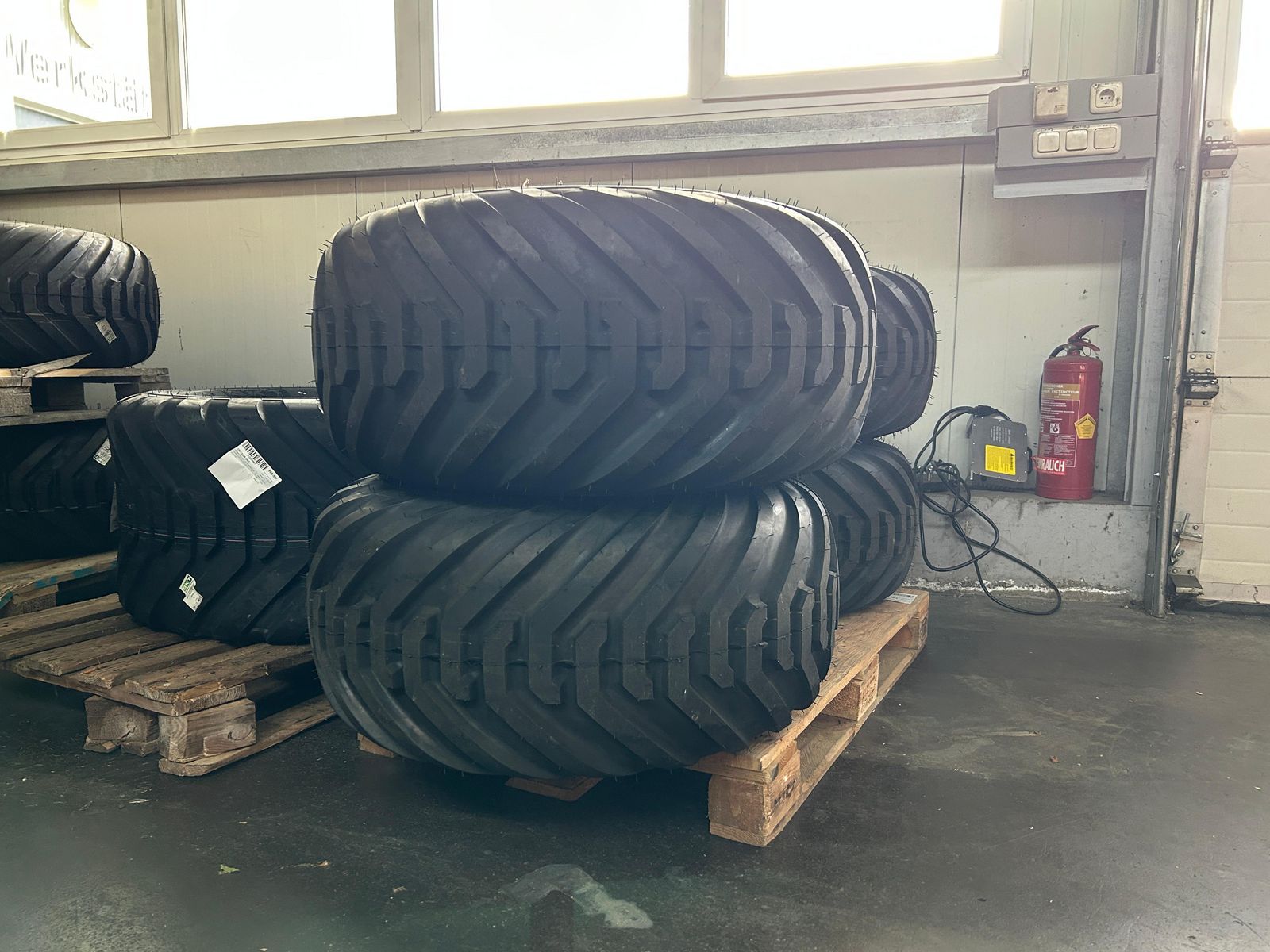 BKT 400/60 - 15.5 auf Forstfelgen 3