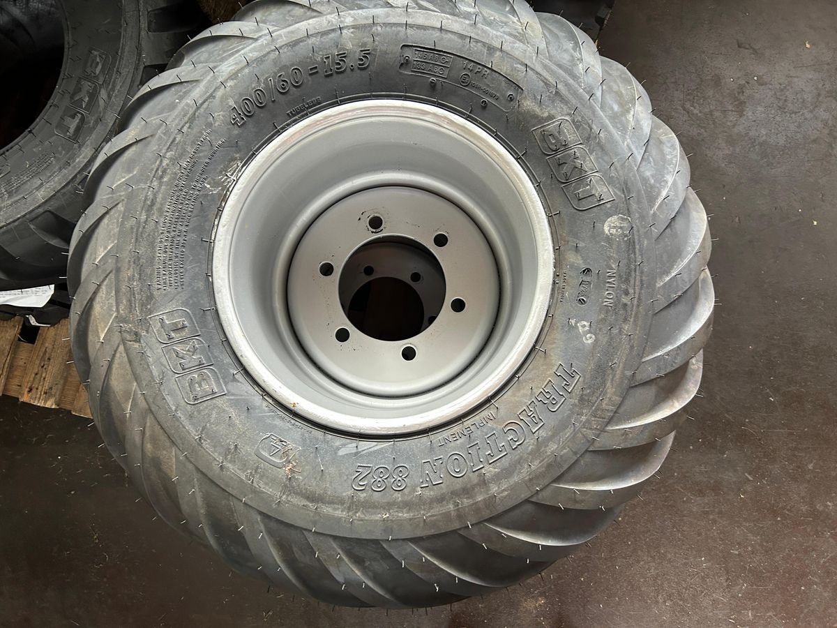 BKT 400/60 - 15.5 auf Forstfelgen 1