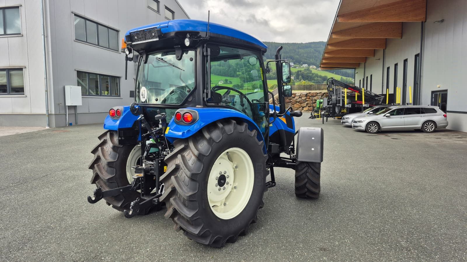New Holland T4.75S 3