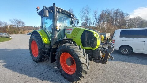 Claas ARION 530