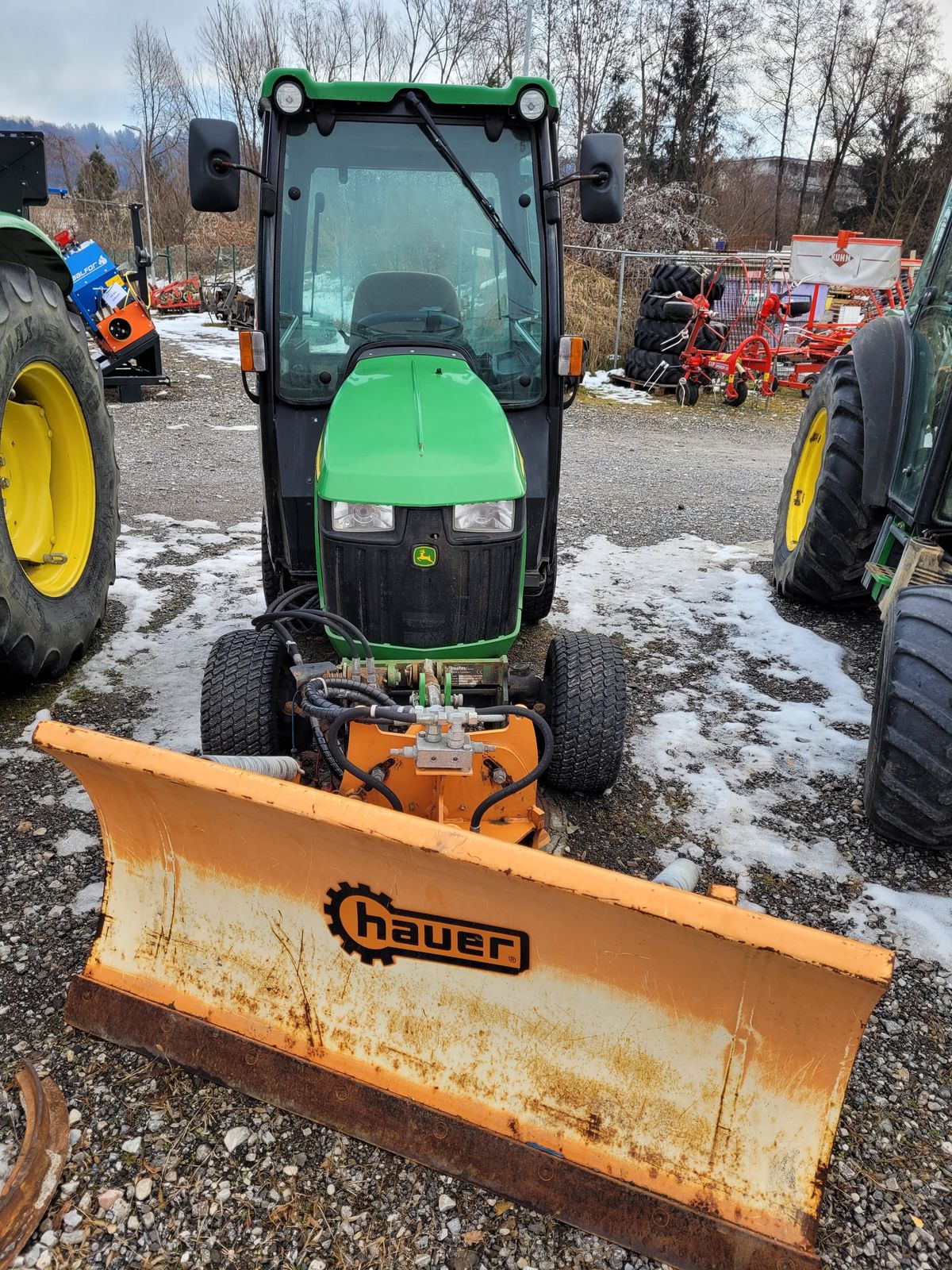 John Deere 1026R 3