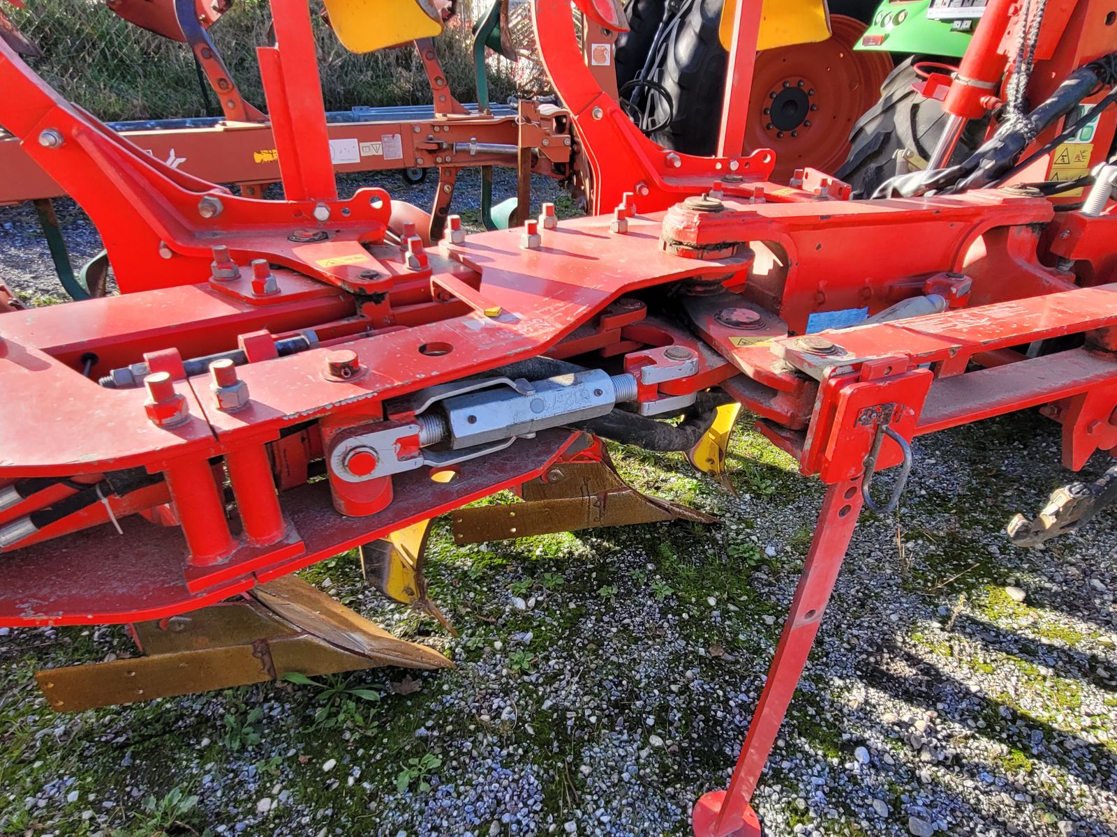 Pöttinger Servo 4-Scharig 2