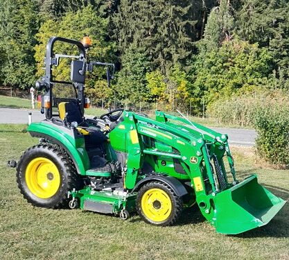 John Deere 2038R