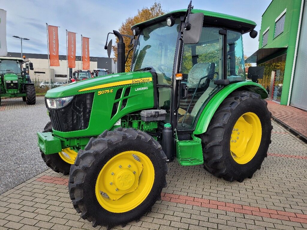 John Deere 5075 E 1