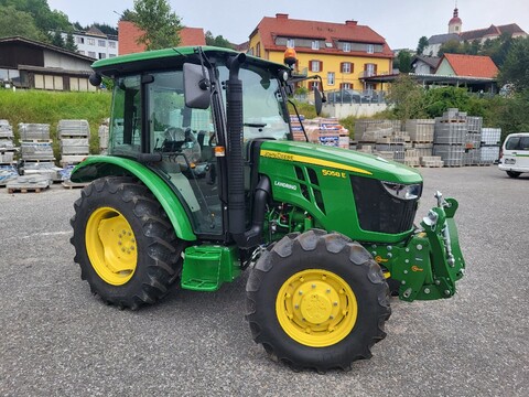 John Deere 5058 E