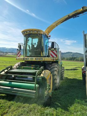 Krone BiG X V 8