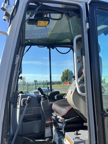 Takeuchi TB 250 Powertilt 