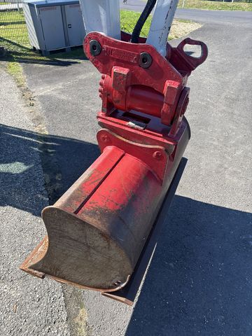 Takeuchi TB 250 Powertilt 