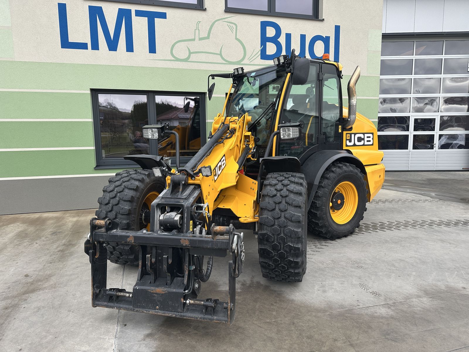 JCB TM 320S Agri 2