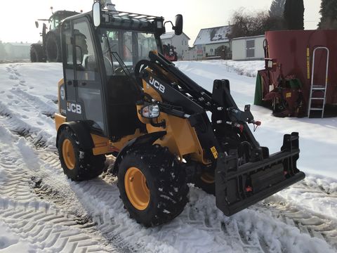 JCB 403 AGRI Smart Power
