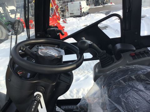 JCB 403 AGRI Smart Power