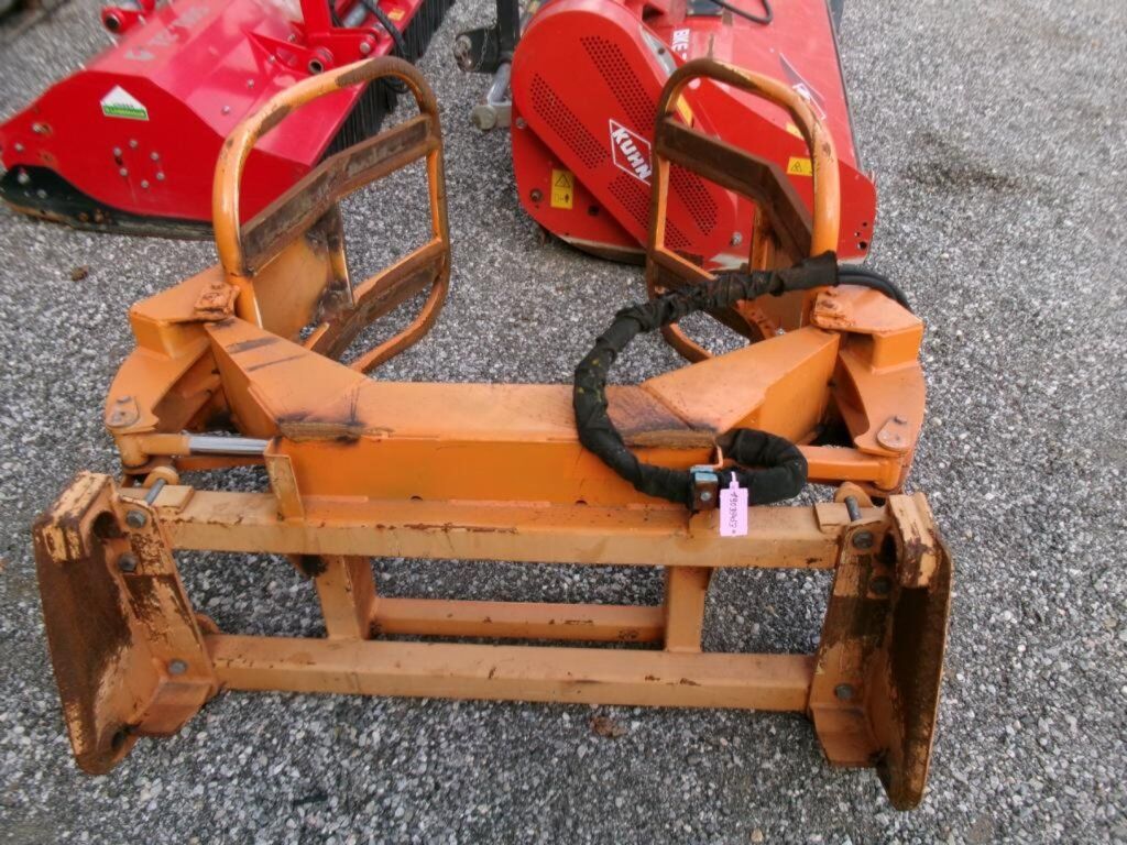 Hauer Rundballenzange 915 3