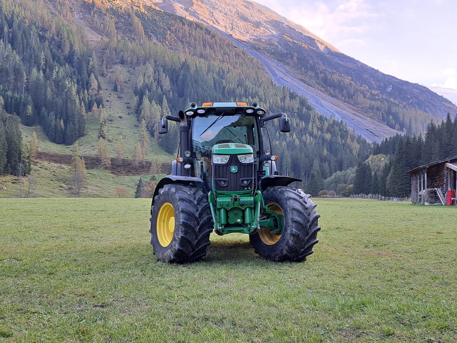 John Deere 6210R 2
