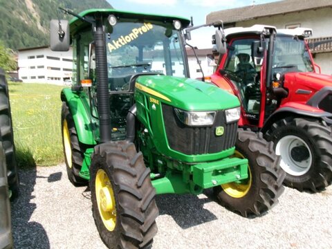 John Deere 5058E