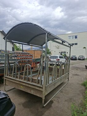 Sonstige Futterraufe