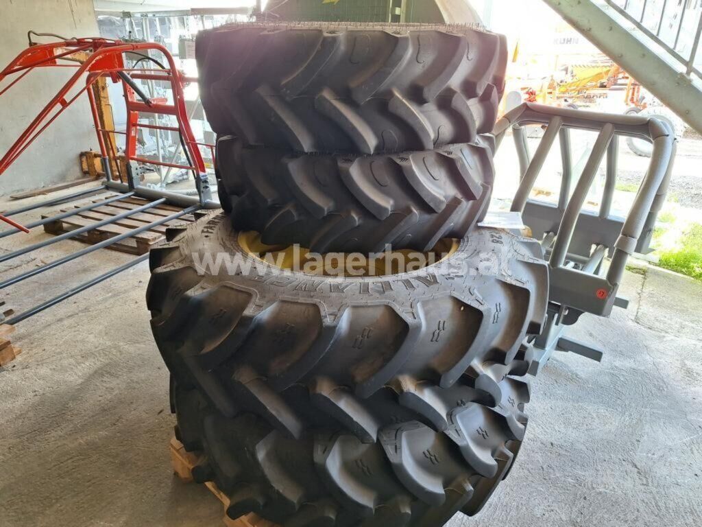 Räder zu John Deere Traktor 5058E 1