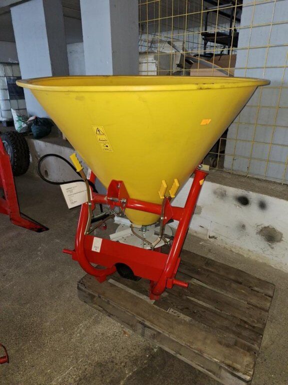 Dungerstreuer 400 Liter 1