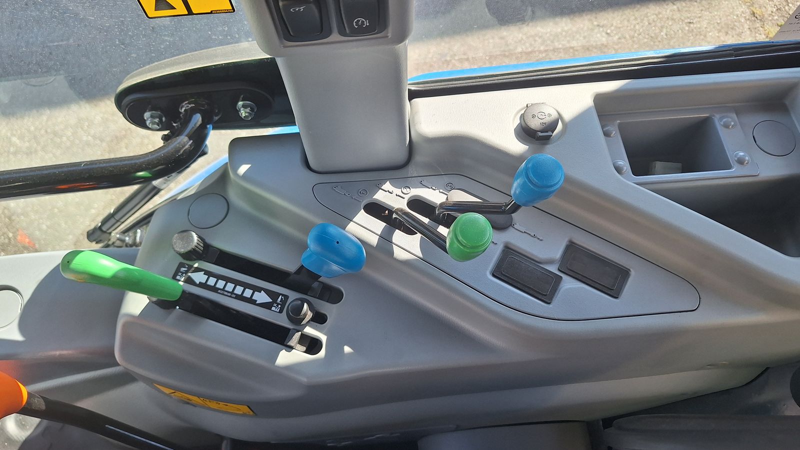 New Holland Boomer 50  3