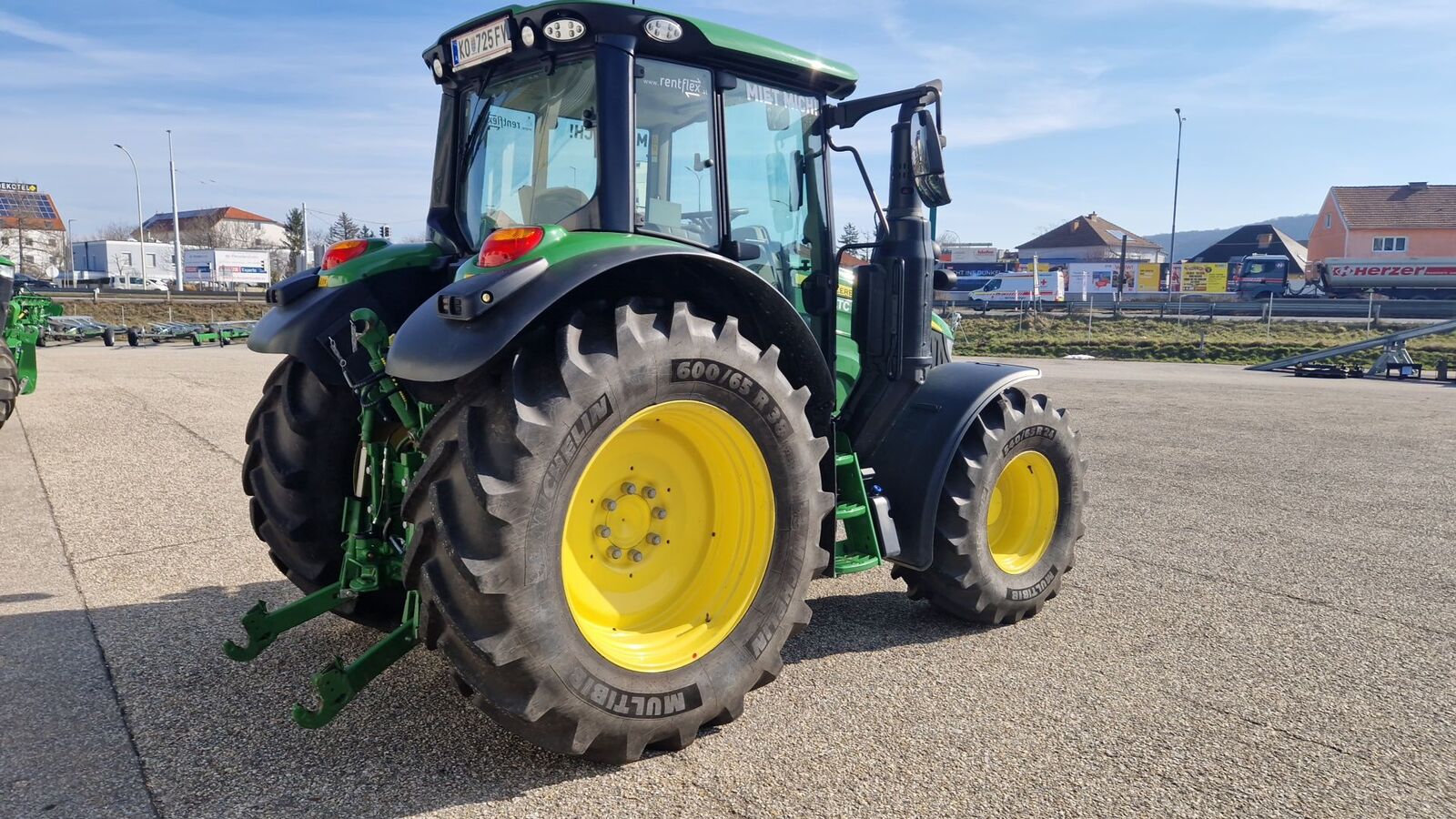 John Deere 6120M 3