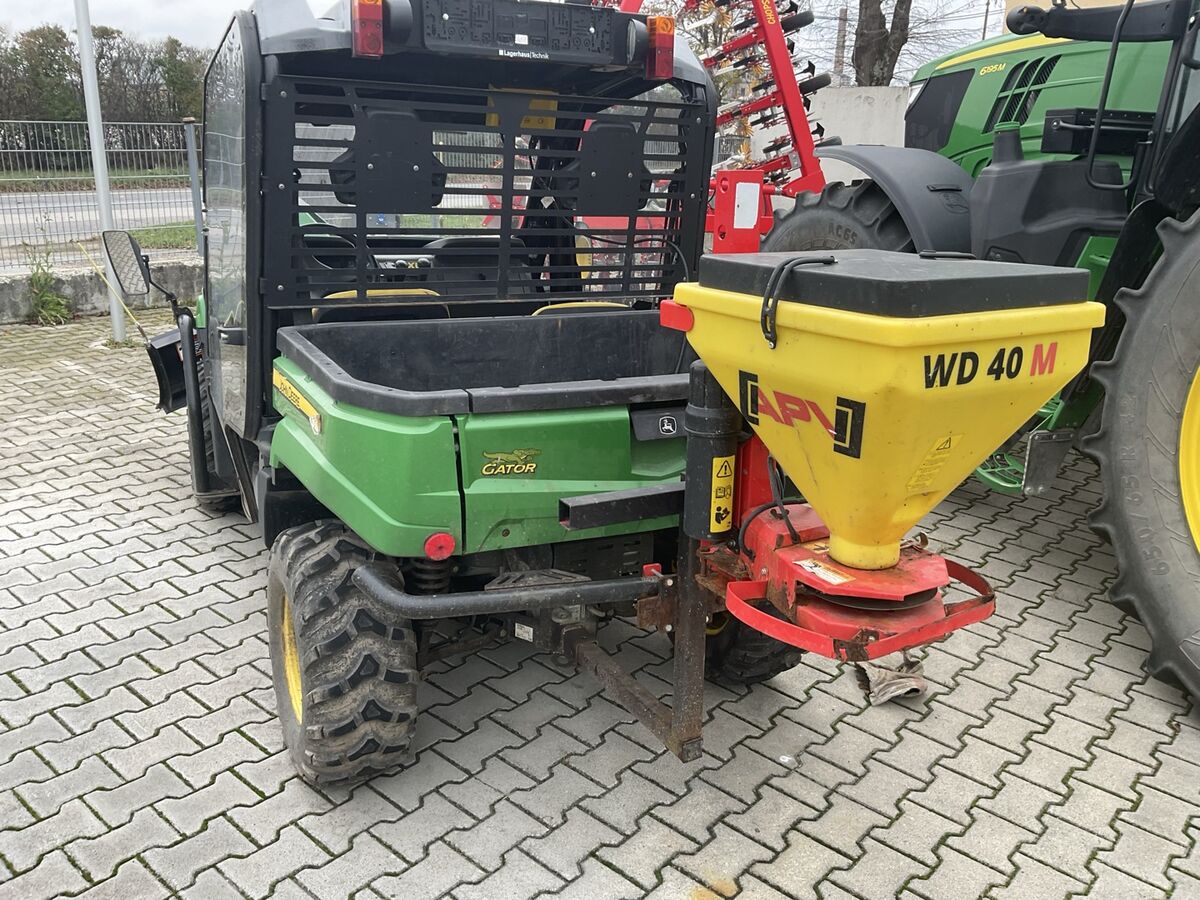 John Deere Gator XUV 550 2