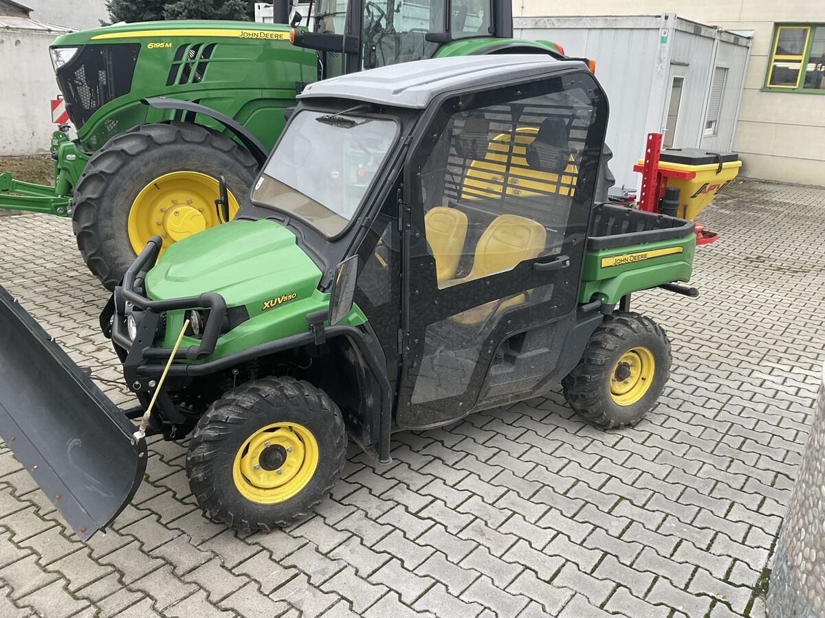 John Deere Gator XUV 550 3