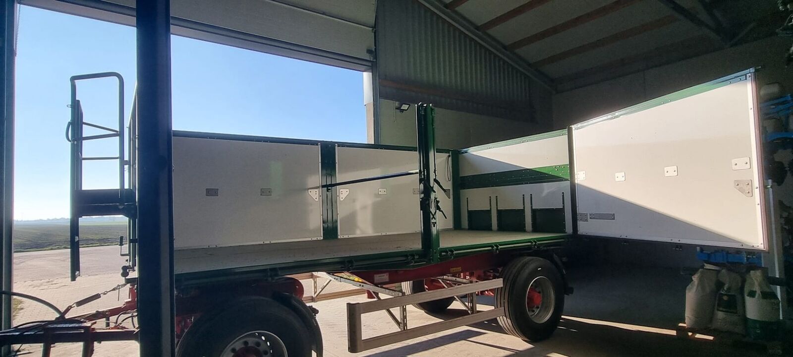 Kröger 2 Achs 3 Seitenkipper mit Portalwänden2020 3