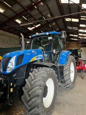 New Holland T7030