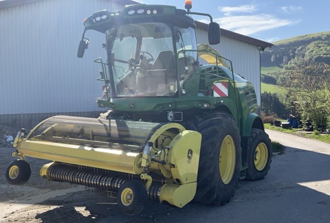John Deere 8400
