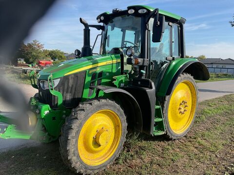 John Deere 6090M