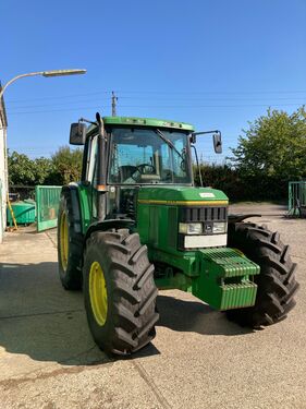 John Deere 6400