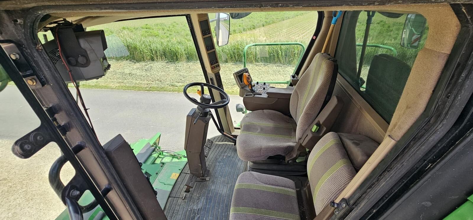 John Deere T550 2