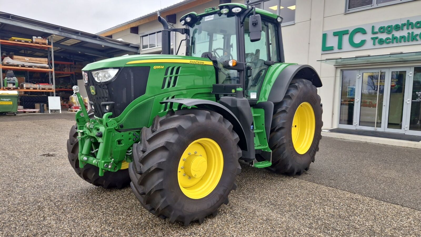 John Deere 6195M 1
