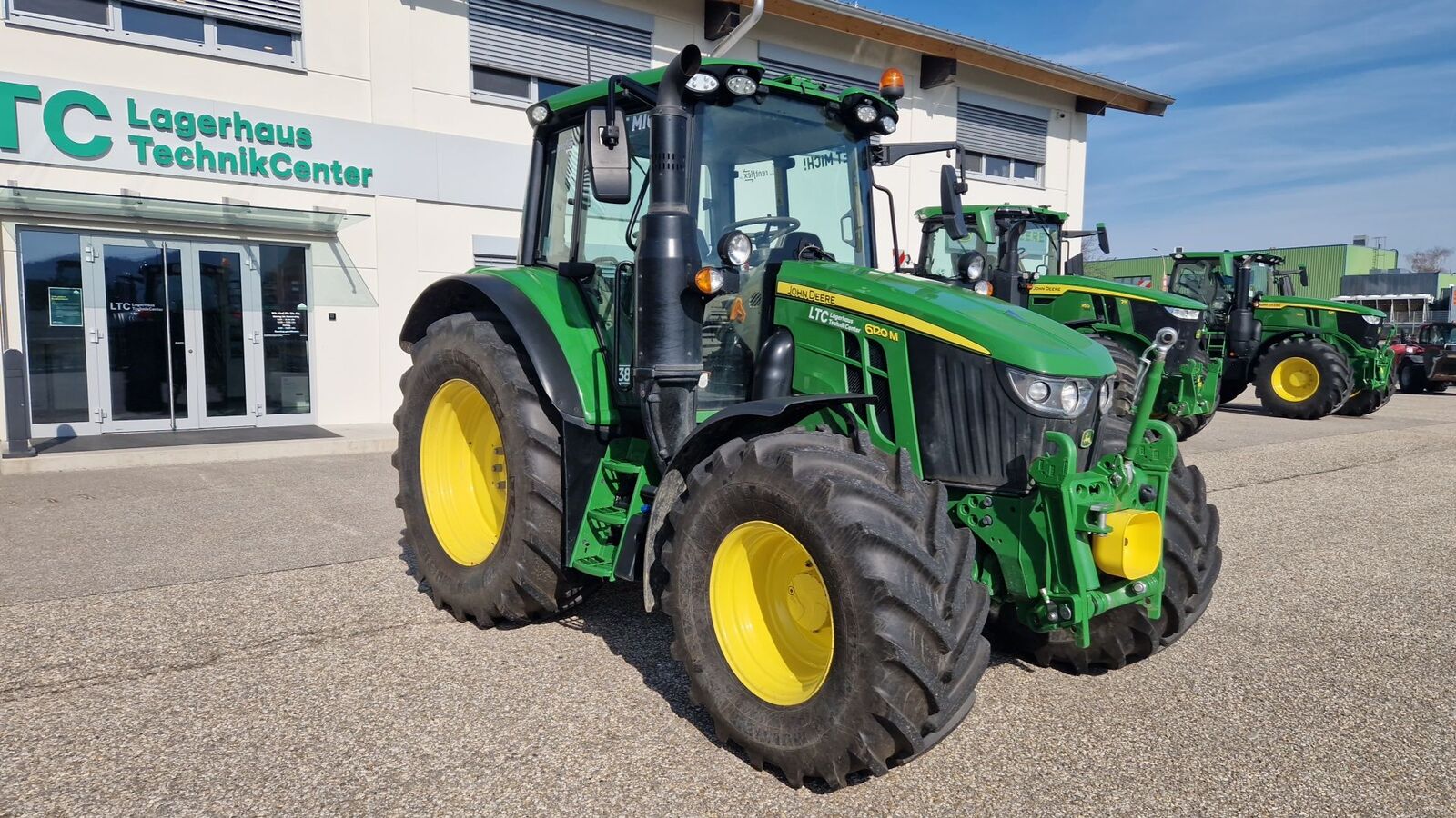 John Deere 6120M 2