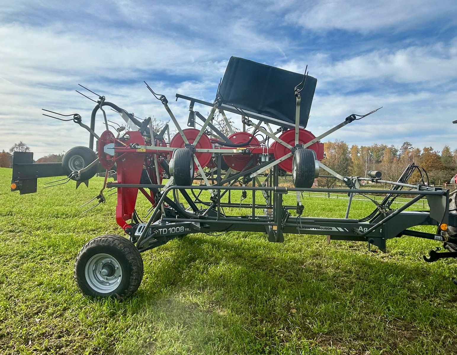 Massey Ferguson TD 1008 TRC 2