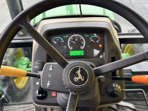 John Deere 5050E