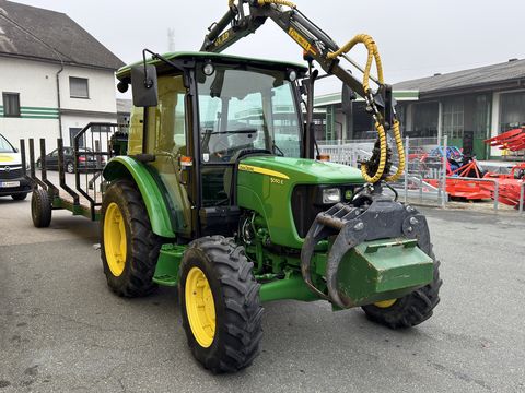John Deere 5050E