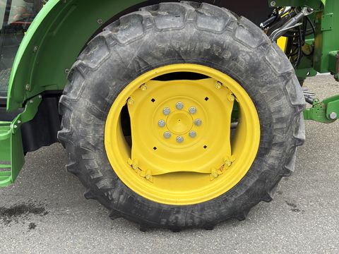 John Deere 5050E
