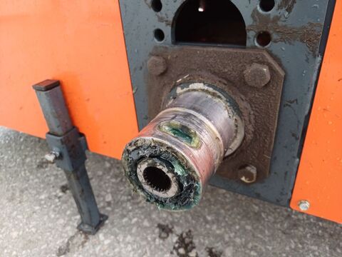 3305-8f0a132a76341fab543cf7623a363c22-4866178