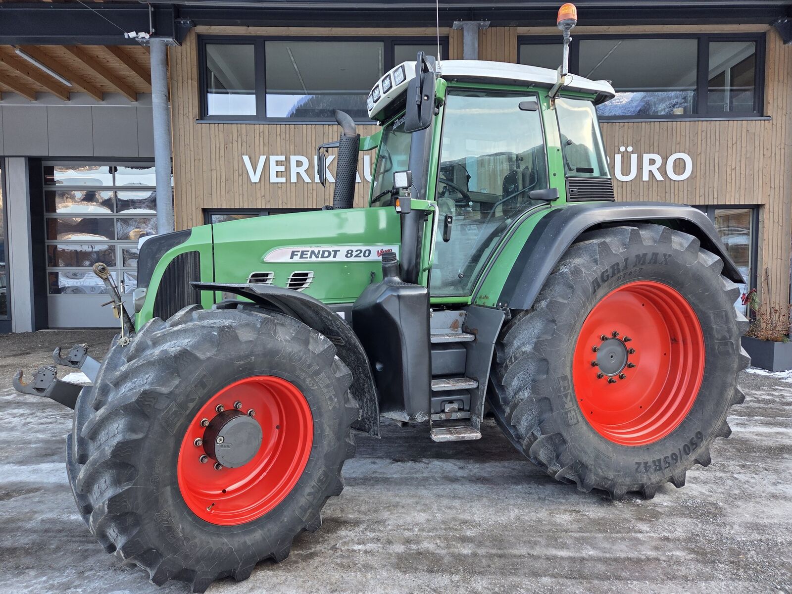 Fendt 820 Vario/TMS (24844) 2