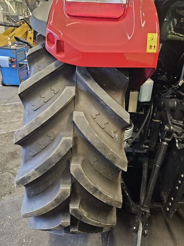 Case IH Farmall 100 A