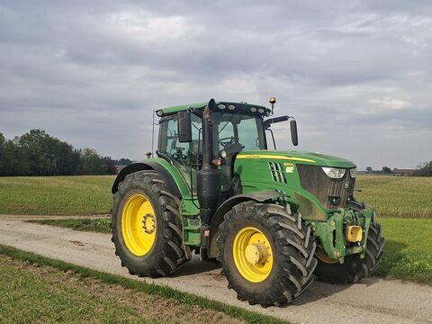 John Deere 6215 R