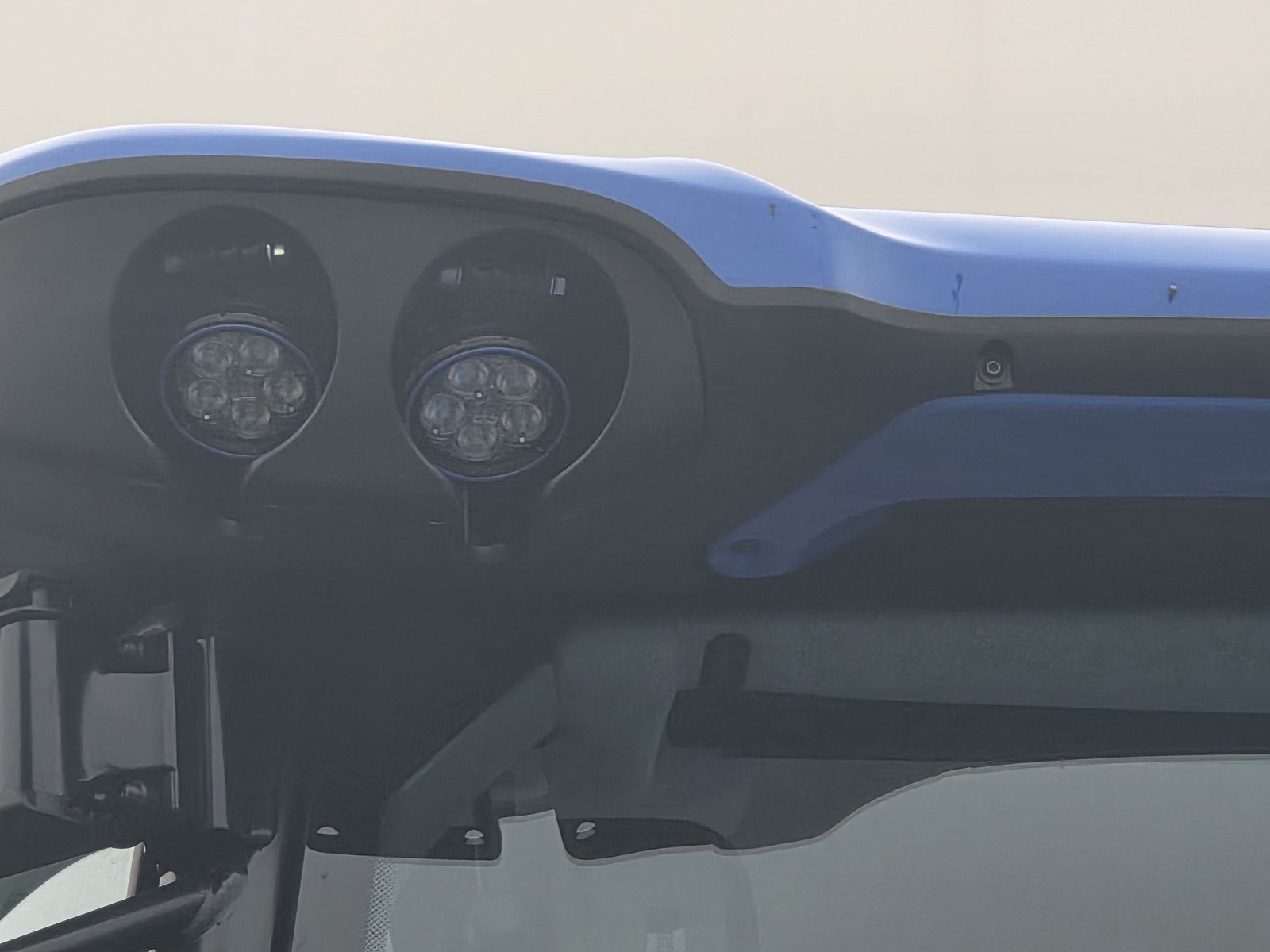 New Holland Dachschale komplett 3