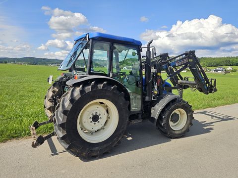 New Holland T4040