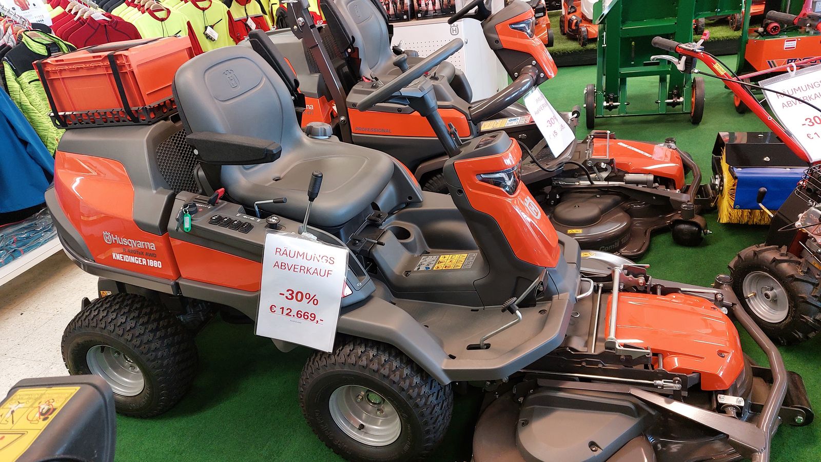 Husqvarna R420TsX AWD 2