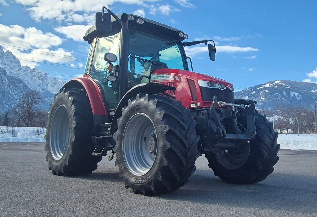 Massey Ferguson 5611 3