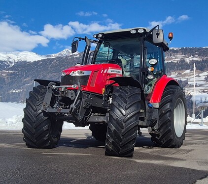 Massey Ferguson 5611