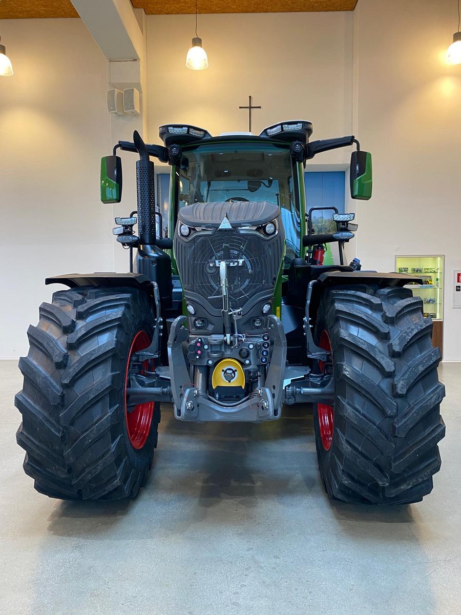 Fendt 832 Vario Profi+ 3